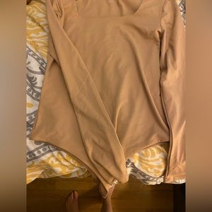 Nuuds square body suit oat color